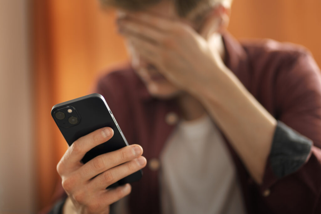 medium-shot-suffering-teenager-being-cyberbullied-1024x683